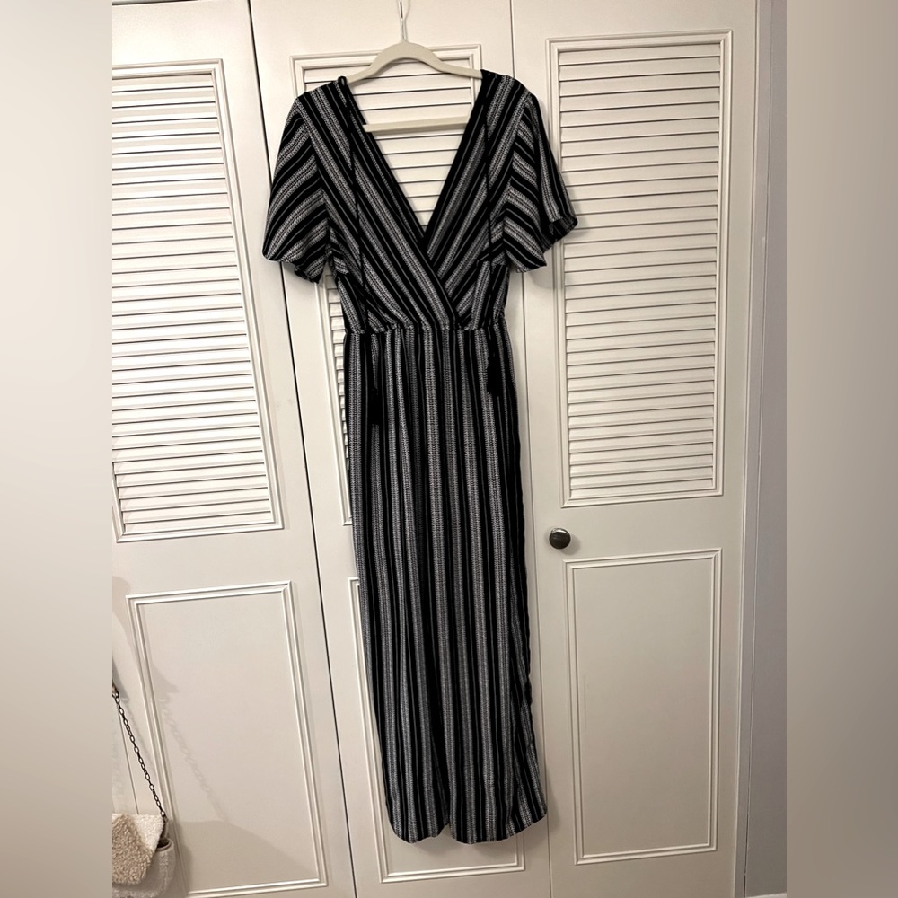 flowy patterned jumpsuit 〰️